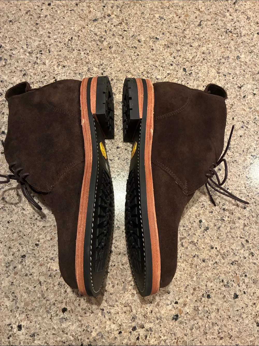 Men's 8 Taylor Stitch (The Chukka) Dark Brown Suede Chukka Boots - Lace-Up. NWOT